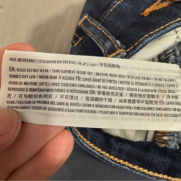 Abercrombie & Fitch "The A&F Skinny" distressed jeans, size 4R/27 - Picture 12 of 13